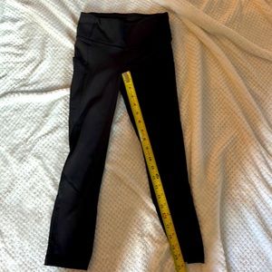 Lululemon black cropped leggings with pockets